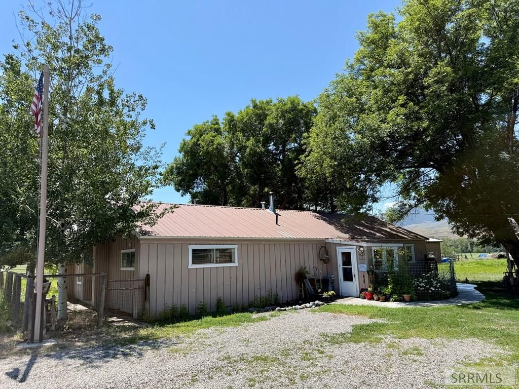 Image 8 of property listing at 2 Hammon Drive, Salmon, ID 83467