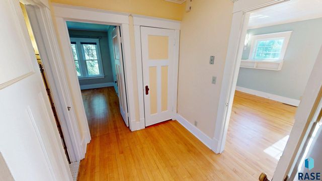 1024 4th St Street, Brookings, SD 57006