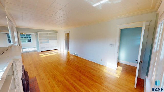 1024 4th St Street, Brookings, SD 57006