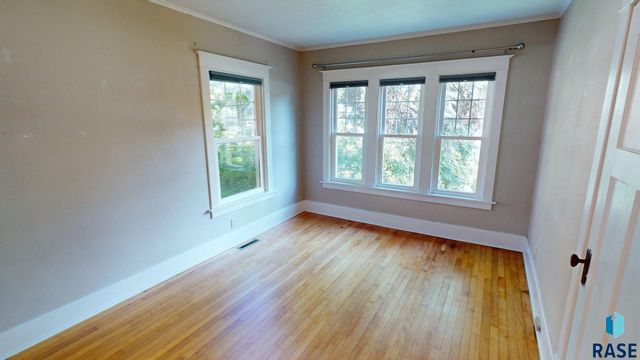 1024 4th St Street, Brookings, SD 57006