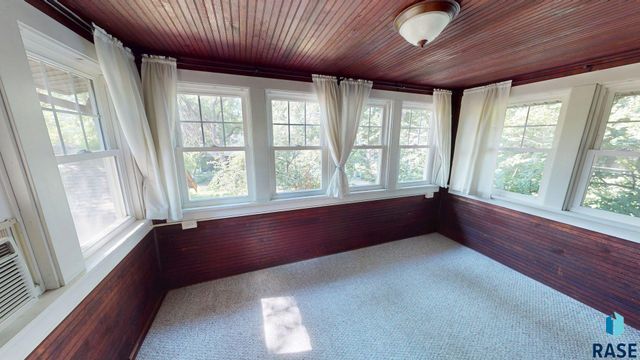 1024 4th St Street, Brookings, SD 57006