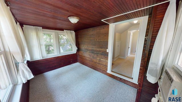 1024 4th St Street, Brookings, SD 57006