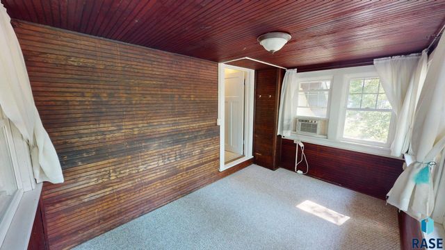 1024 4th St Street, Brookings, SD 57006