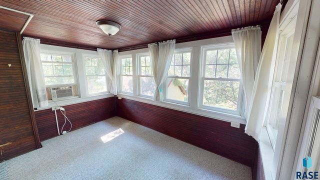 1024 4th St Street, Brookings, SD 57006