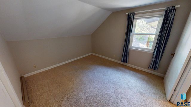 1024 4th St Street, Brookings, SD 57006