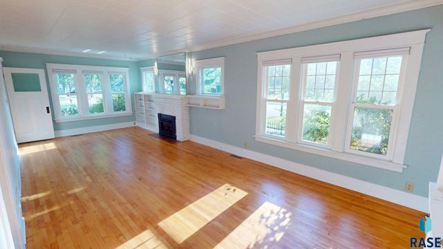 1024 4th St Street, Brookings, SD 57006