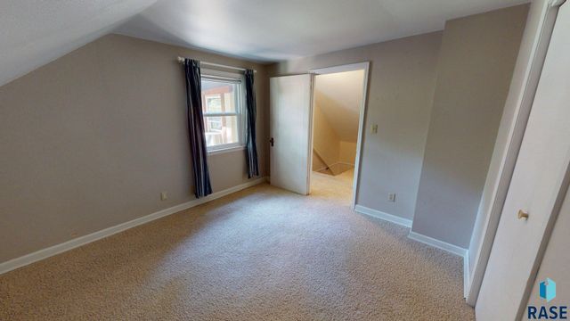 1024 4th St Street, Brookings, SD 57006