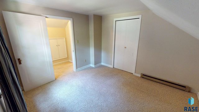 1024 4th St Street, Brookings, SD 57006
