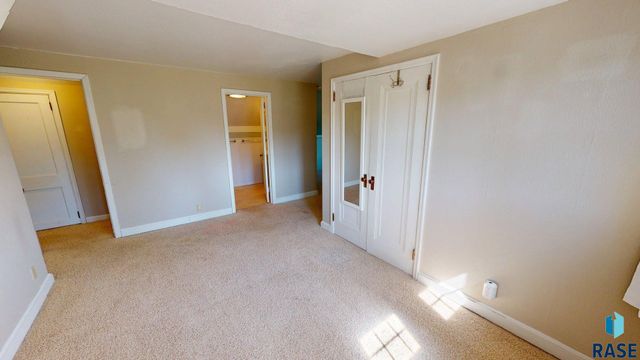 1024 4th St Street, Brookings, SD 57006