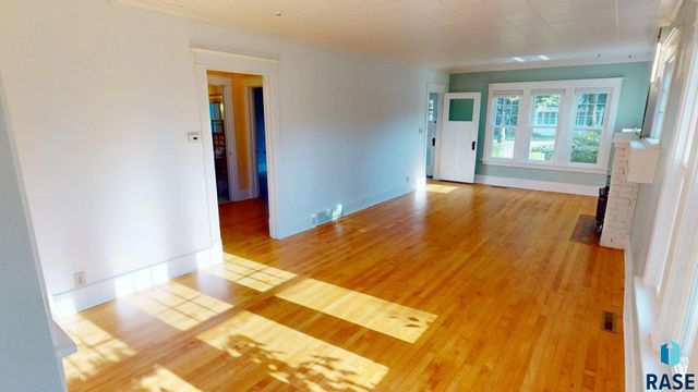 1024 4th St Street, Brookings, SD 57006