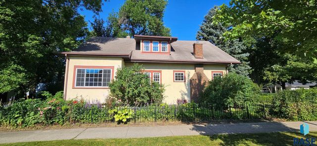 1024 4th St Street, Brookings, SD 57006