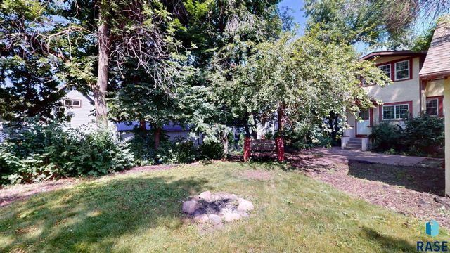 1024 4th St Street, Brookings, SD 57006