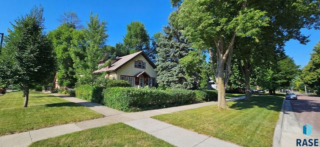 1024 4th St Street, Brookings, SD 57006
