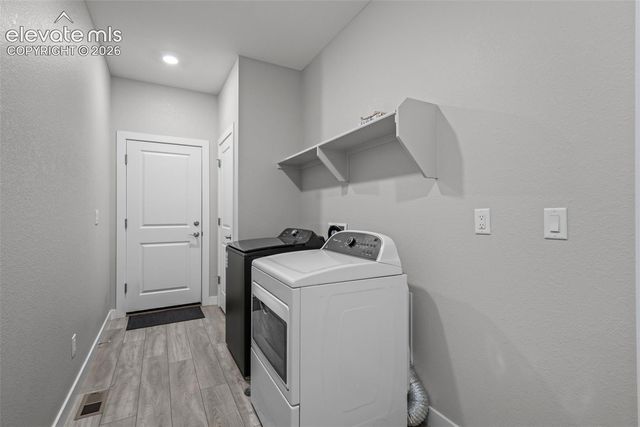 1915 Canyonpoint Lane, Castle Pines, CO 80108