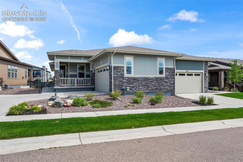 1915 Canyonpoint Lane, Castle Pines, CO 80108