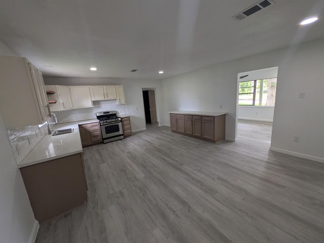 306 Allendale Road, Pasadena, TX 77502