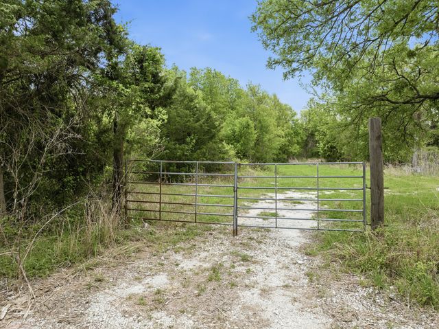 582 Hcr 1313, Hillsboro, TX 76645