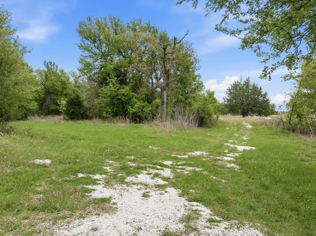 582 Hcr 1313, Hillsboro, TX 76645