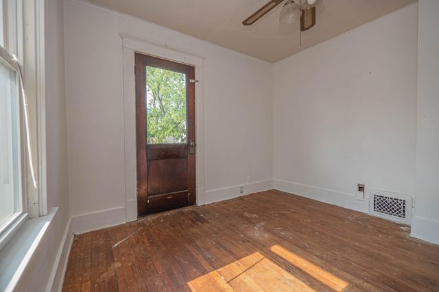 609 FISK AVE, Moberly, MO 65270