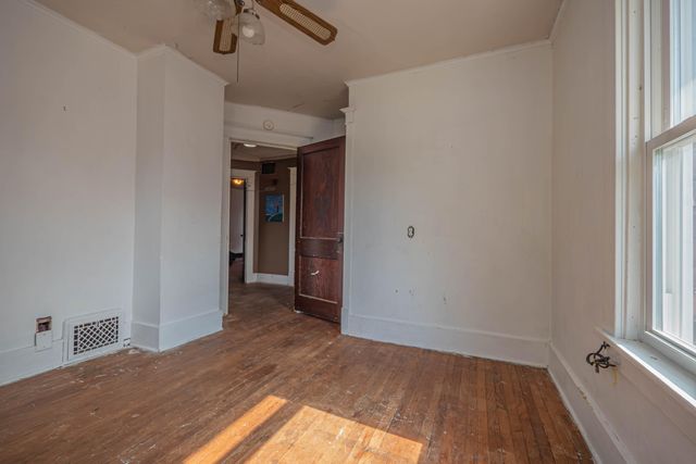 609 FISK AVE, Moberly, MO 65270