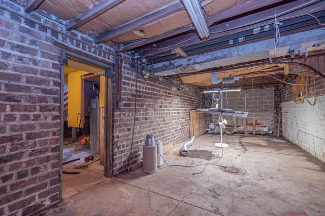 609 FISK AVE, Moberly, MO 65270