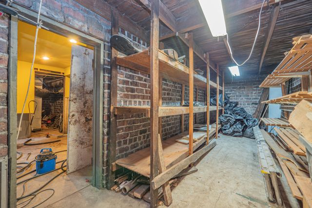 609 FISK AVE, Moberly, MO 65270