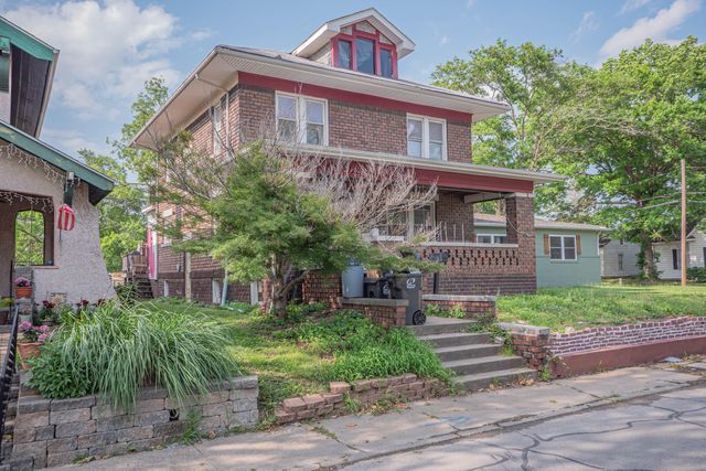 609 FISK AVE, Moberly, MO 65270