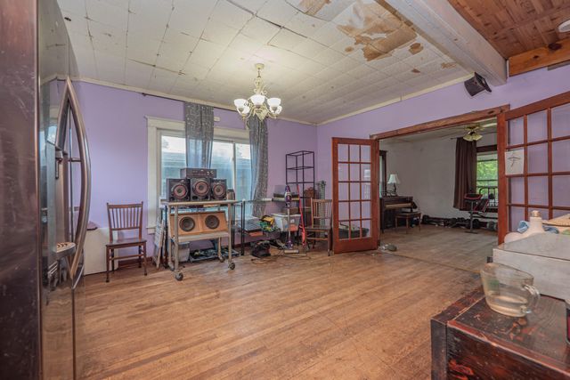609 FISK AVE, Moberly, MO 65270