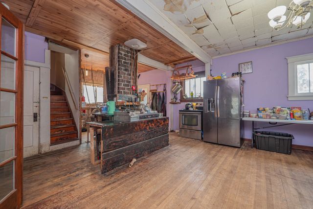 609 FISK AVE, Moberly, MO 65270