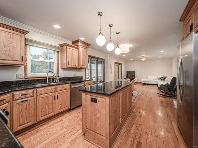 1014 Kingswood Drive, Evansville, IN 47715