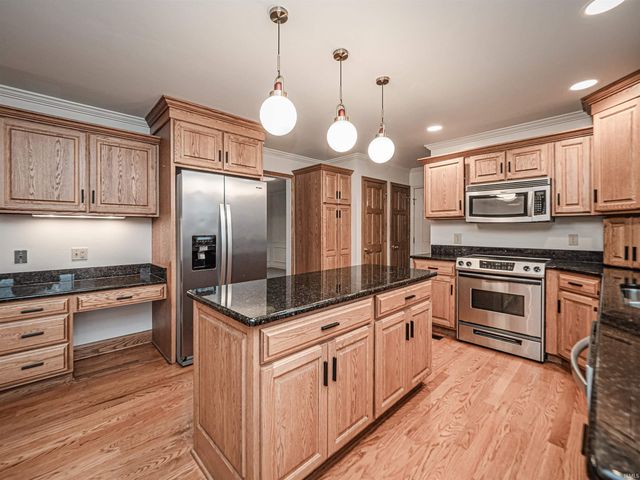 1014 Kingswood Drive, Evansville, IN 47715