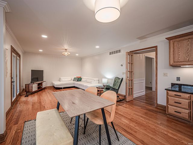 1014 Kingswood Drive, Evansville, IN 47715