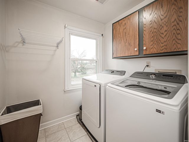 1014 Kingswood Drive, Evansville, IN 47715