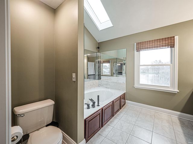 1014 Kingswood Drive, Evansville, IN 47715