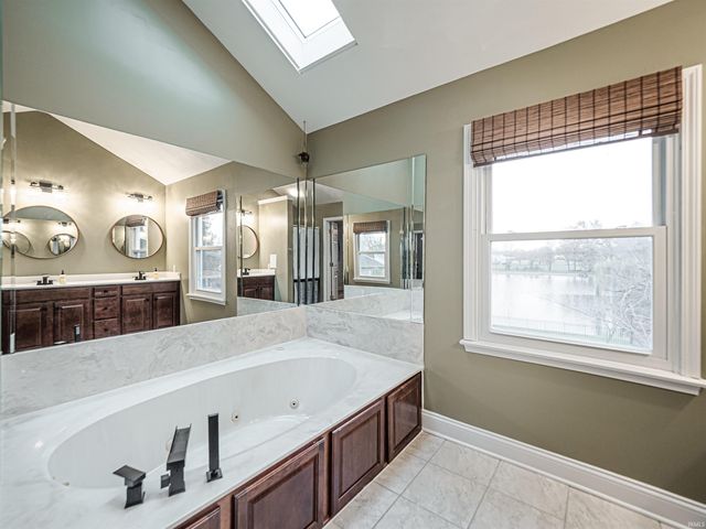 1014 Kingswood Drive, Evansville, IN 47715