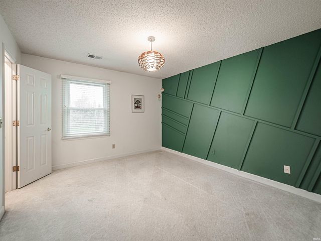 1014 Kingswood Drive, Evansville, IN 47715