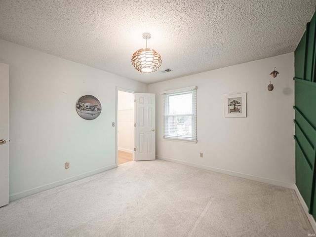 1014 Kingswood Drive, Evansville, IN 47715