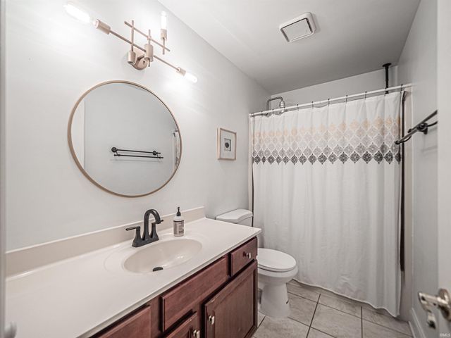 1014 Kingswood Drive, Evansville, IN 47715