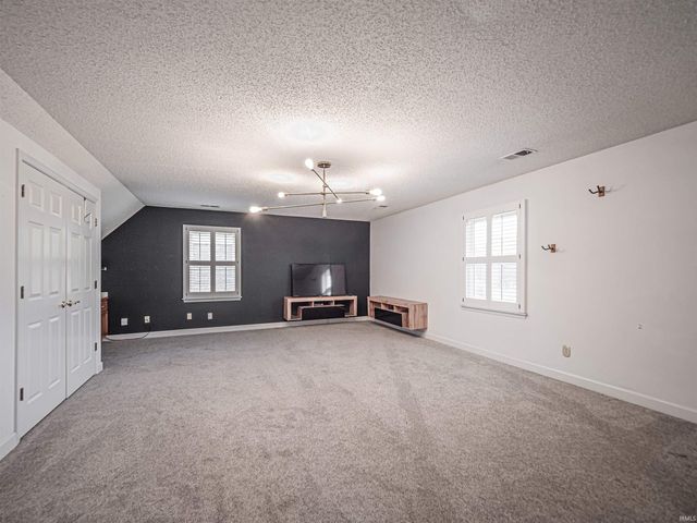 1014 Kingswood Drive, Evansville, IN 47715