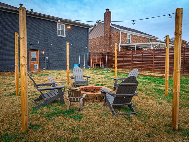 1014 Kingswood Drive, Evansville, IN 47715