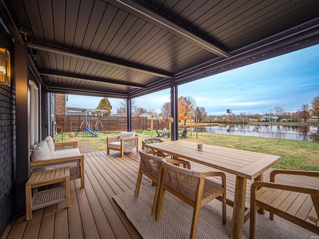 1014 Kingswood Drive, Evansville, IN 47715