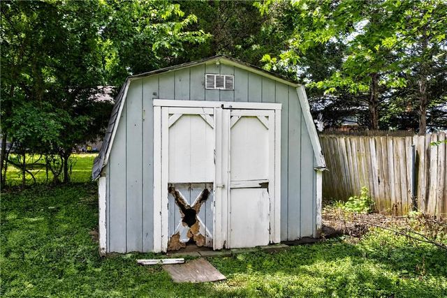 107 Brentwood Drive, Belton, MO 64012