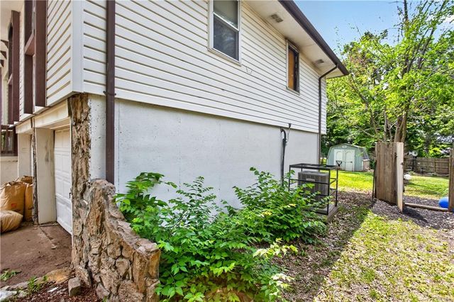 107 Brentwood Drive, Belton, MO 64012