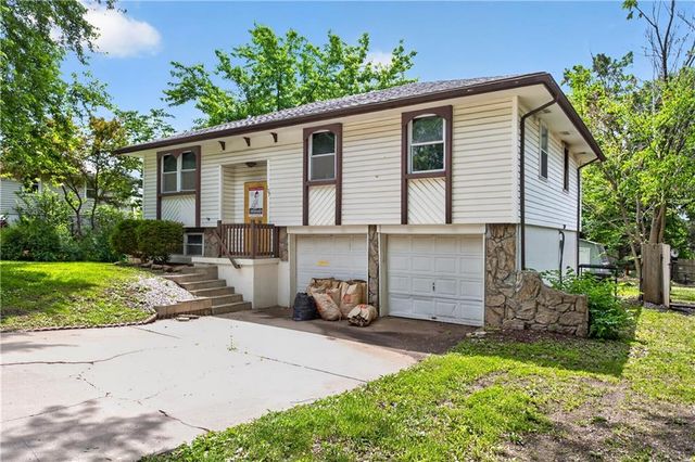 107 Brentwood Drive, Belton, MO 64012