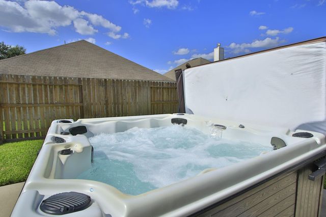 10018 Blissfull Valley Lane, Tomball, TX 77375