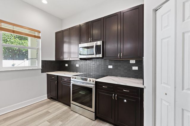 3221 El Camino, West Palm Beach, FL 33409