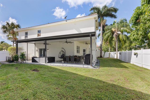 3221 El Camino, West Palm Beach, FL 33409
