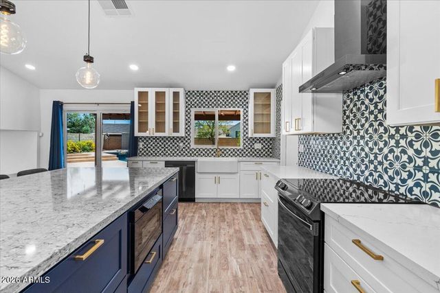 1041 E KRISTAL Way, Phoenix, AZ 85024