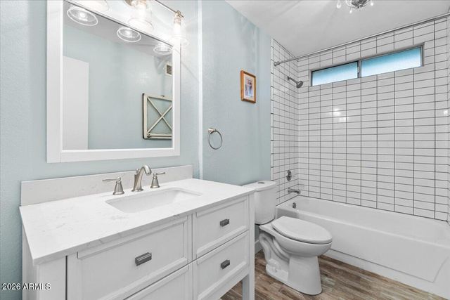 1041 E KRISTAL Way, Phoenix, AZ 85024