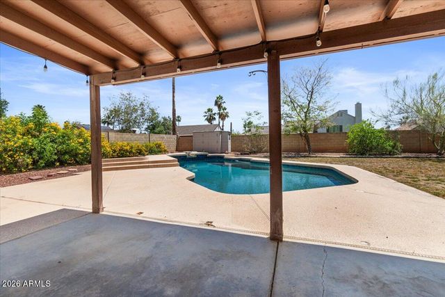 1041 E KRISTAL Way, Phoenix, AZ 85024